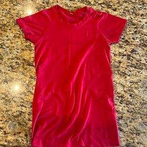 red lulu lemon swiftly tech short sleeve